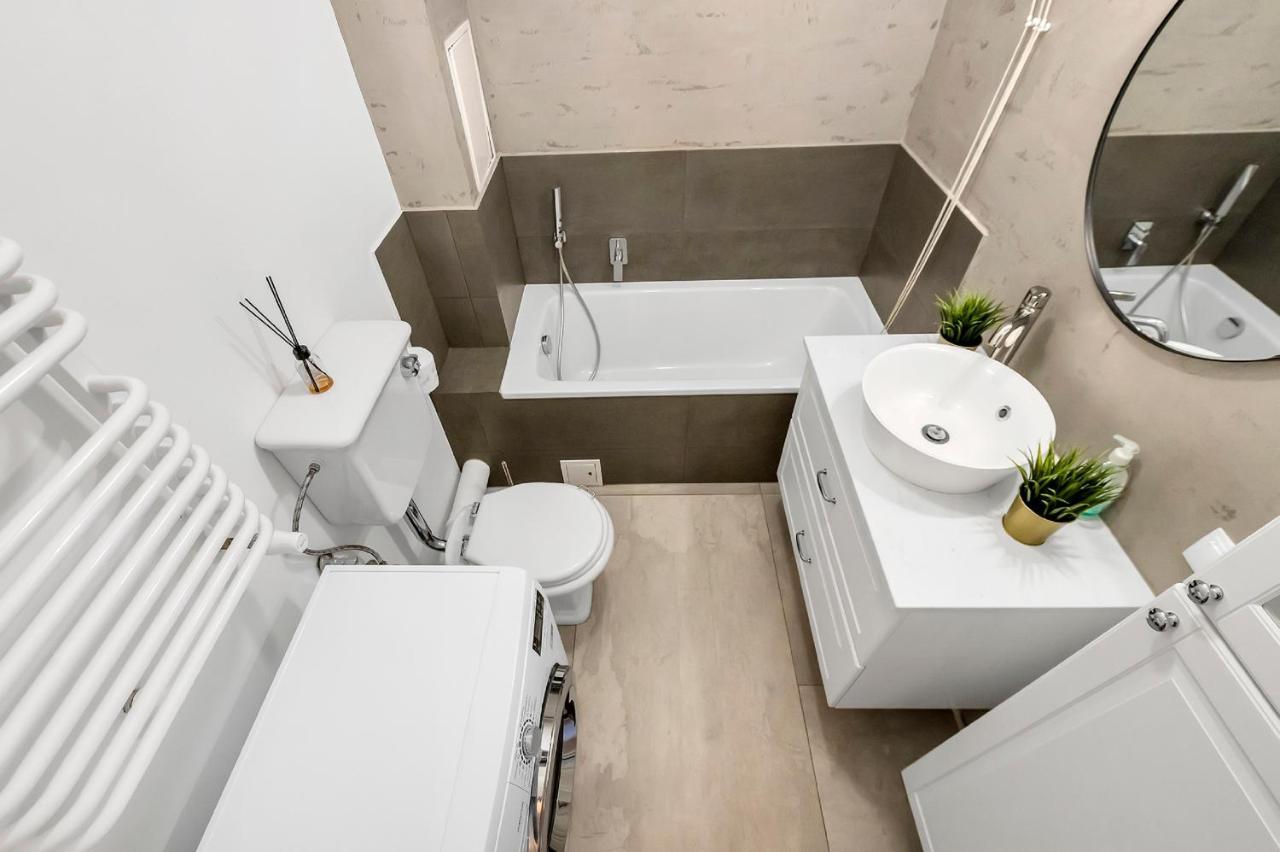 Lumina 4-Room Apart With Large Balcony Varşovia Exterior foto